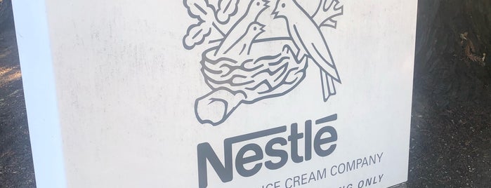 Nestle Dreyers Ice Cream is one of Locais curtidos por Liz.