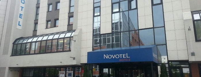 Novotel Suresnes is one of Tempat yang Disukai Wim.