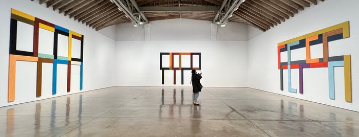 Paula Cooper Gallery is one of Gallery.