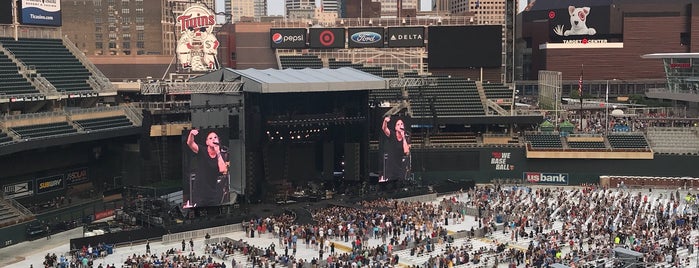 Target Field is one of Kristen : понравившиеся места.