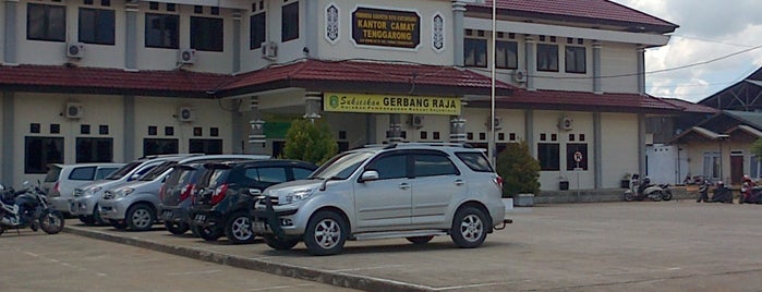 Kantor camat jln.udang is one of Pusat Pemerintahan Kab. Kutai Kartanegara.