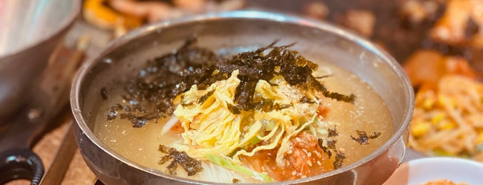 탐라도야지 is one of Lugares guardados de Chang.