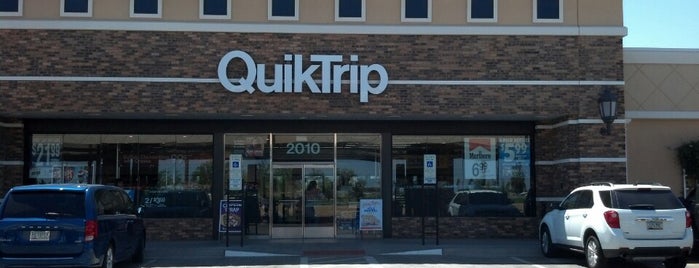 QuikTrip is one of Tempat yang Disukai Jason.