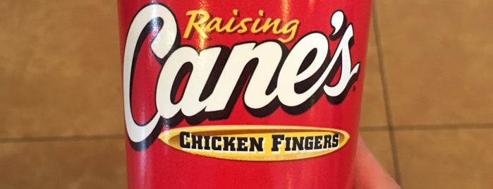 Raising Cane's Chicken Fingers is one of Lugares favoritos de Takuji.
