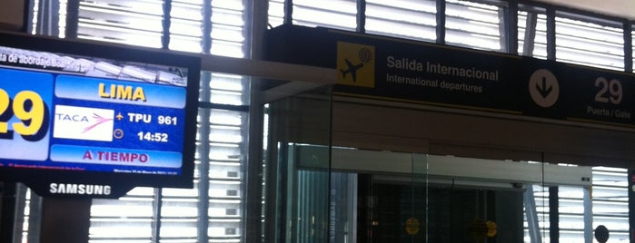 Sala/Gate 29 is one of Aeropuertos.