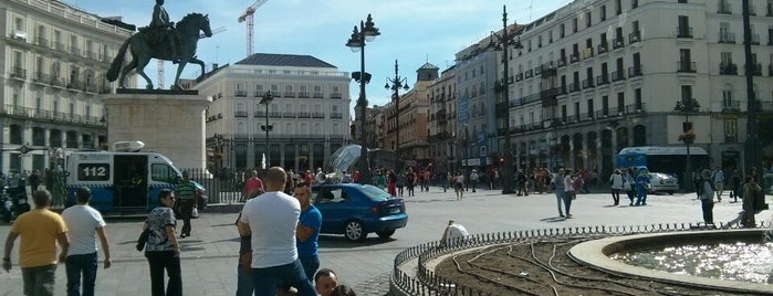 Puerta del Sol is one of Madri, Espanha.