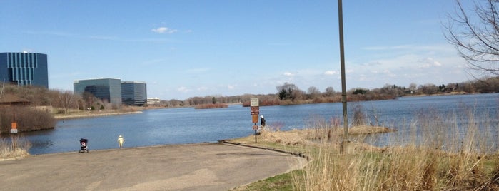 Normandale Lake Park is one of Tempat yang Disukai Jesse.