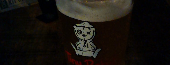 Tiny Rebel is one of Carlさんのお気に入りスポット.