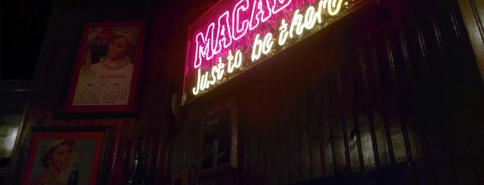 Macado's Restaurant & Bar is one of Curtis : понравившиеся места.