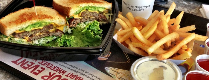 The Habit Burger Grill is one of Locais curtidos por jake.