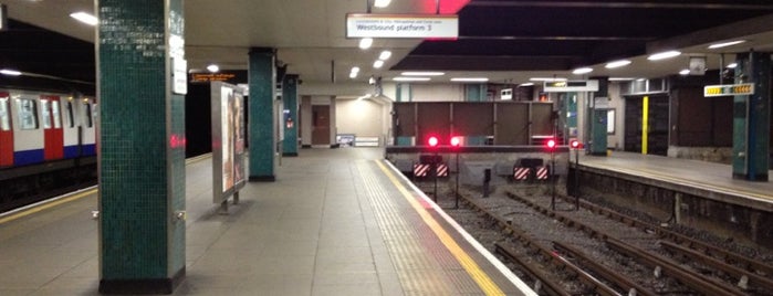 Moorgate Railway Station (MOG) is one of Lugares favoritos de Henry.