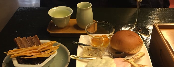 茶心居 is one of カフェ.