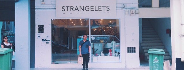 Strangelets is one of Singapore 新加坡.
