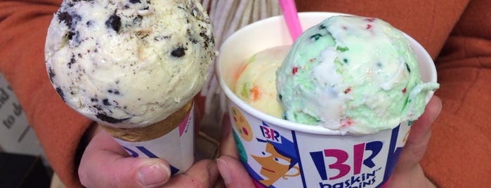 Baskin-Robbins is one of Orte, die Aki gefallen.