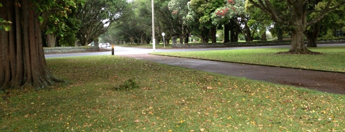 Cornwall Park Motor Inn is one of Donna’s Liked Places.