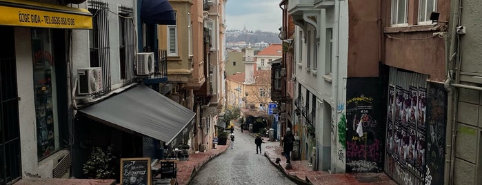 Karaköy is one of İstanbul - Avrupa Yakası.