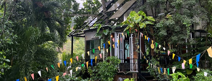 Tree House Kitchen is one of Krabi kohad.