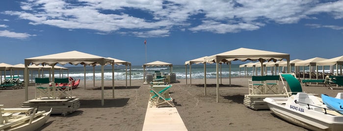 Bagno Alba is one of a real Forte dei Marmi experience.