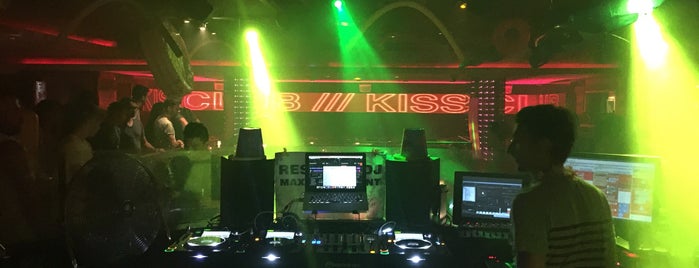 Le Kiss is one of Lugares favoritos de Ksenia.