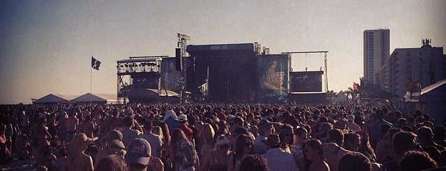 Hangout Music Fest 2012 is one of Bars and pubs for live music.