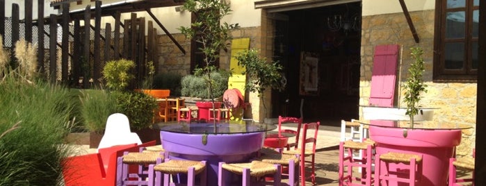 Cafes/Bars/Hookah bars-Nicosia/CY