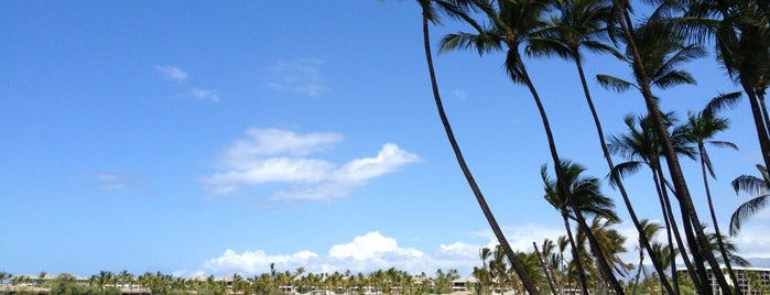 Waikoloa Beach Resort Villas is one of Tempat yang Disukai Adam.