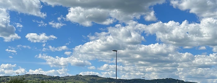 The Mall Luxury Outlet is one of Firenze.