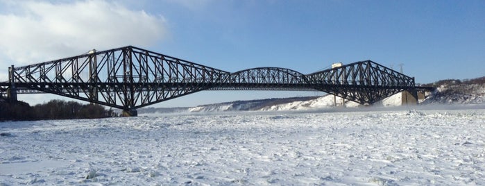 Pont de Québec is one of Locais curtidos por Stéphan.