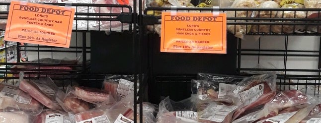 Food Depot is one of Lugares favoritos de Chester.