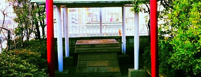 東横稲荷神社 is one of 東京23区(東部除く)の行ってみたい神社.