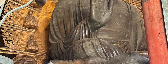 Daibutsu-den (Great Buddha Hall) is one of Япония.