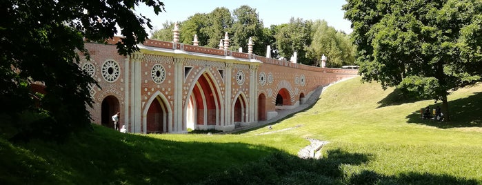 Tsaritsyno Park is one of Orte, die Fedor gefallen.