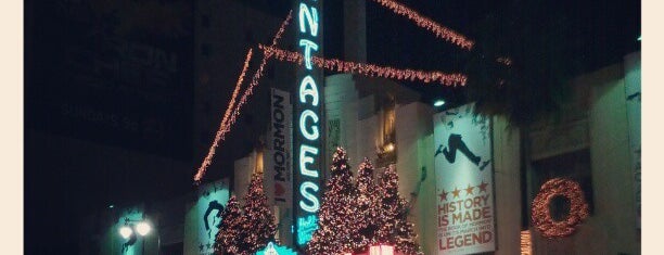 Pantages Theatre is one of California.