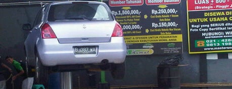 Master Snow Car Wash & Auto Care is one of Tangerang Selatan. Banten.