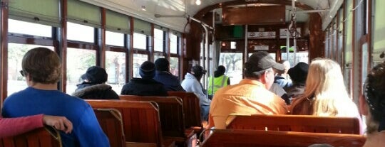 St. Charles Streetcar - S Claiborne at S Carrollton is one of Stephenさんのお気に入りスポット.
