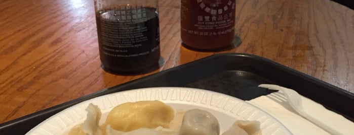 Vanessa's Dumpling House is one of Posti che sono piaciuti a Robert.