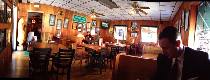 17th Street Bar & Grill is one of BBQ.