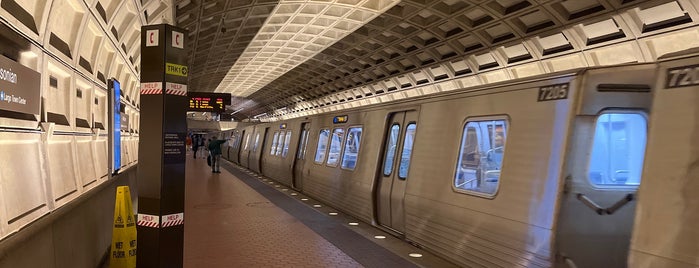 Smithsonian Metro Station is one of DC.
