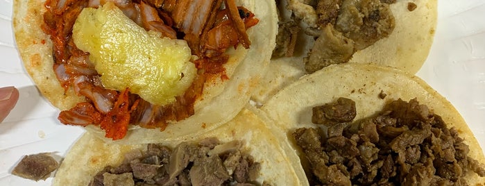 Tacos Tamix is one of Lugares favoritos de Phil.