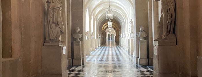 Palais des Congrès de Versailles is one of Lugares Que Visitar En Europa 2016.