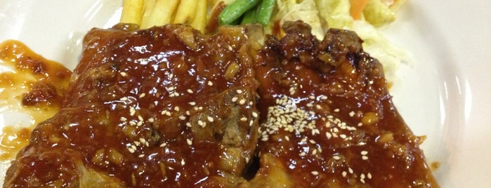 Kru Toh Steak House is one of Onizugolfさんのお気に入りスポット.