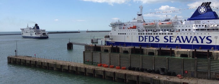 DFDS Dunkerque Seaways is one of Locais curtidos por Hans.
