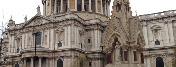 St. Pauls-Kathedrale is one of United Kingdom.