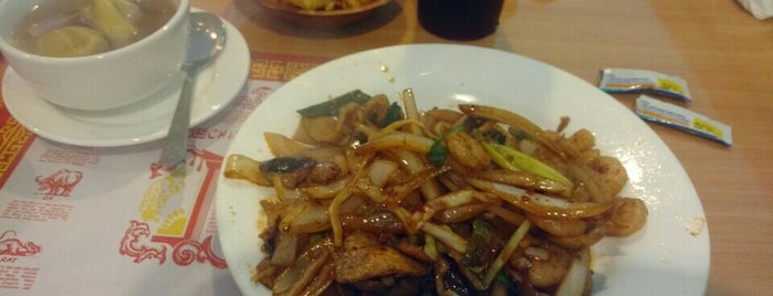 China Garden & Mongolian Grill is one of Lieux qui ont plu à Amy.