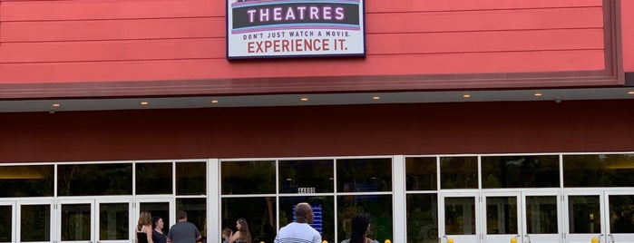 R/C Lexington Park Movies 12 is one of สถานที่ที่ natsumi ถูกใจ.
