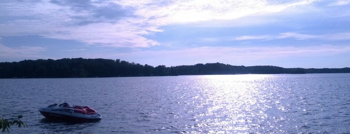 Long Lake is one of สถานที่ที่บันทึกไว้ของ Caroline.