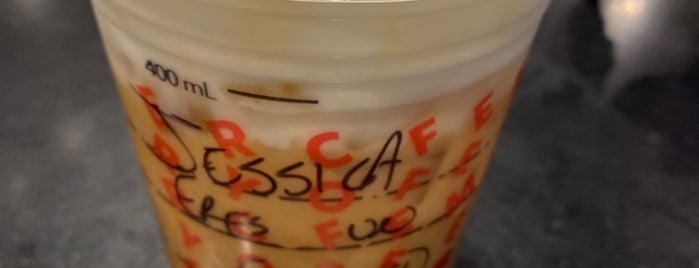 Starbucks is one of Lieux qui ont plu à Rodrigo.