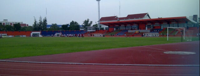 สนามกีฬากลางราชบุรี is one of 2013 Thai Premier League Stadium.