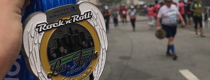 Rock 'n' Roll Los Angeles Half Marathon is one of Tempat yang Disukai Christopher.