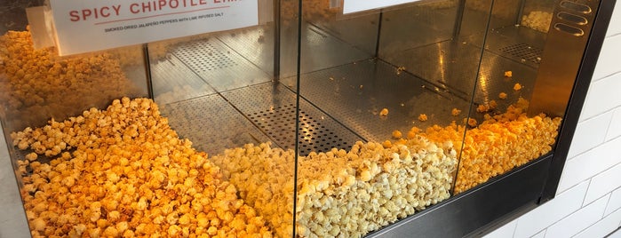 Peter's Kettle Corn is one of Lugares favoritos de Kay.